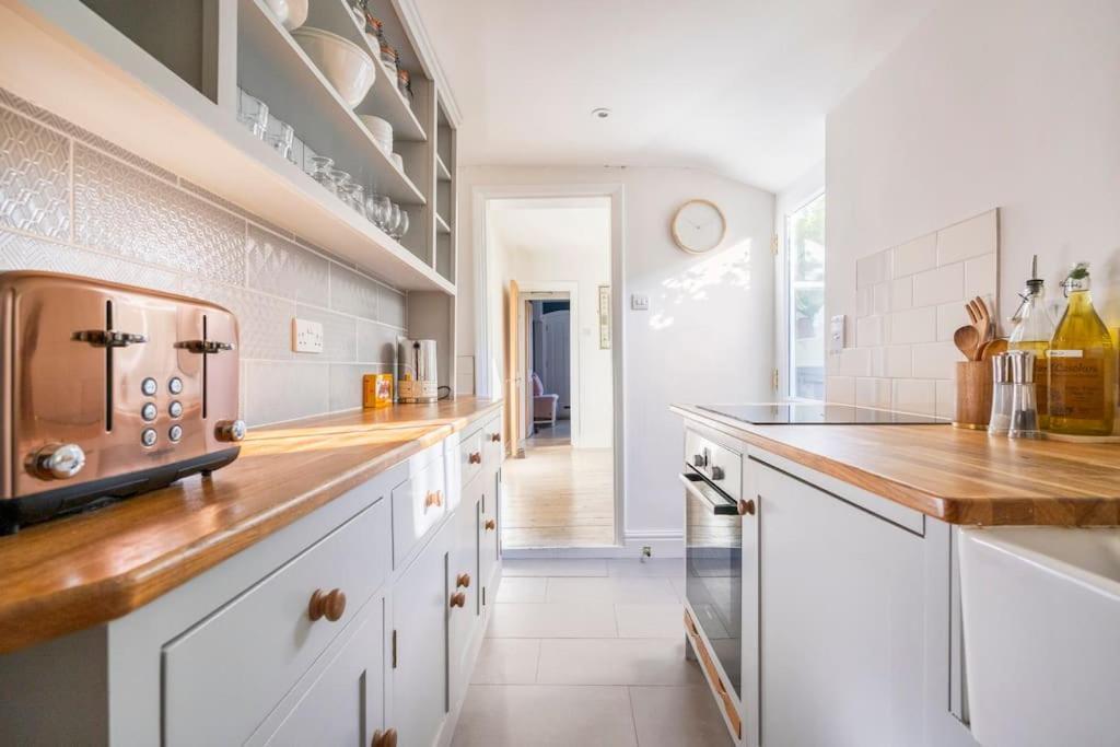 Boat House, Relax In A Whitstable Fisherman'S Cottage Exterior foto